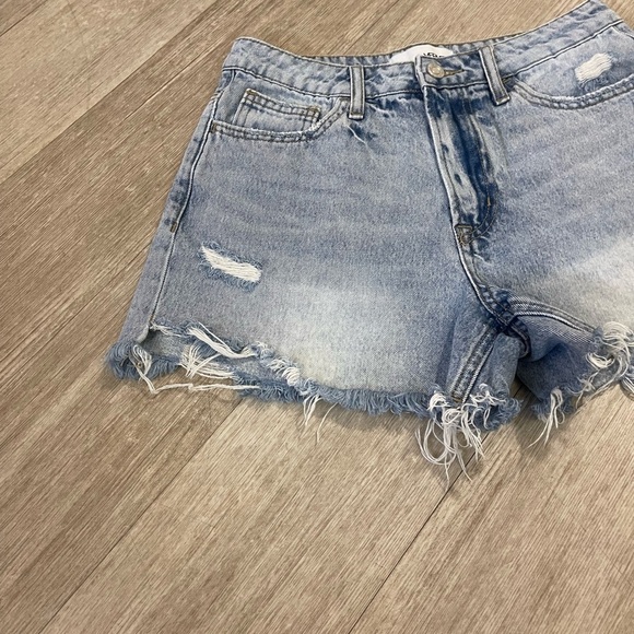 Vervet Distressed High Rise Women's Shorts - Picture 3 of 7